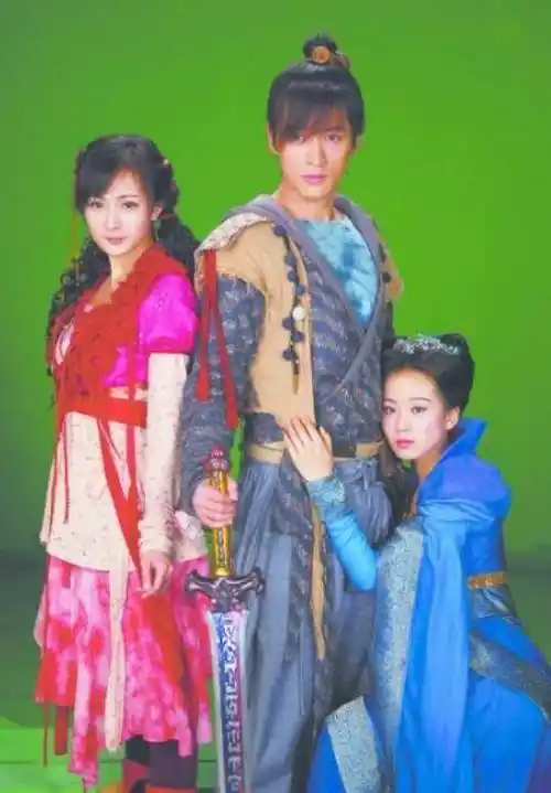 《仙剑3》海报是这样拍的,景天c位,看到龙葵:我真的没想笑_紫萱_徐