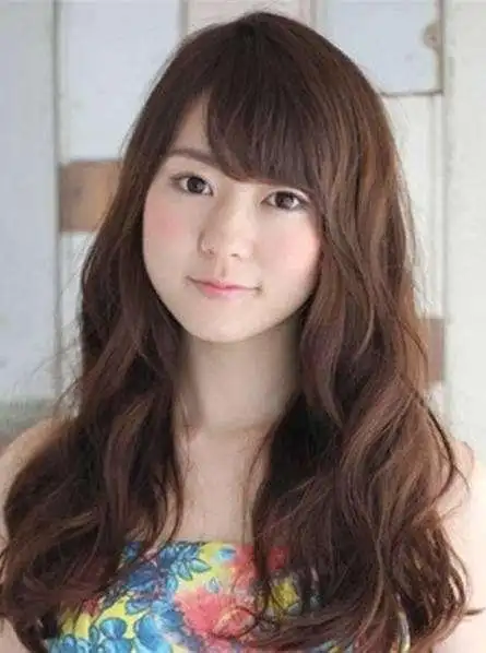 适合国字脸女生的好看发型设计,内敛的齐刘海,脸颊瞬间小一号!