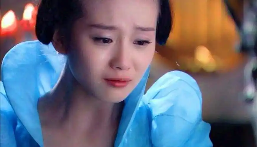 女星古装流泪,若能选一个为她擦干眼泪,我选杨幂,杨颖有人选?