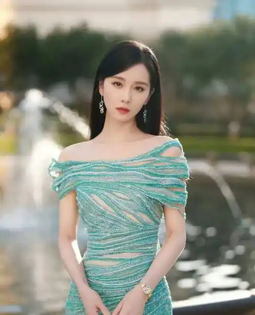 25娱乐瓜:王一博任嘉伦张颂文刘诗诗金晨宋轶许凯景甜王鹤棣_造型