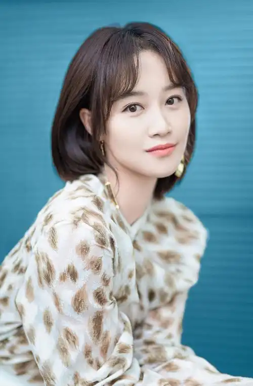 高清中国内地影视上海女演员蓝盈莹明艳灵动写真图片图片