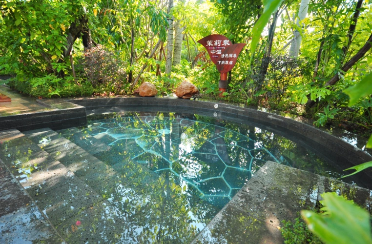 海南三亚三亚半岭温泉中心1晚温泉套餐