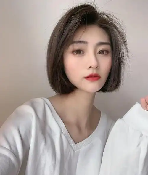 齐肩短发发型图片女减龄2022(2022下半年这4款短发很流行)