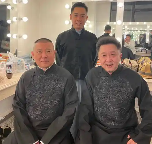 因《扒马褂》火出圈后,又录《喜剧人》,郭德纲终于要力捧他了_孔云龙