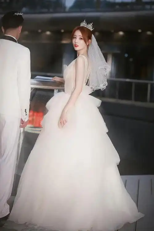 徐璐婚纱照好美_网易订阅