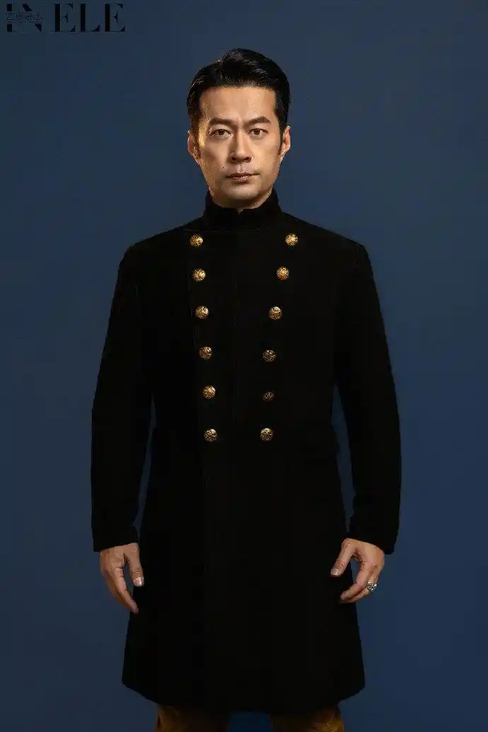 新刊预售#艺乐ele杂志他不怎么主动笑,身上缱绻着