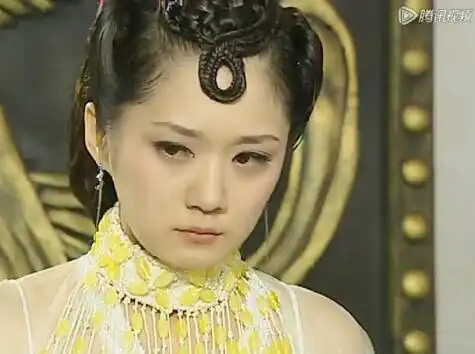 《刁蛮公主》中司徒静的4个造型,谁看了不夸一句时髦呢?