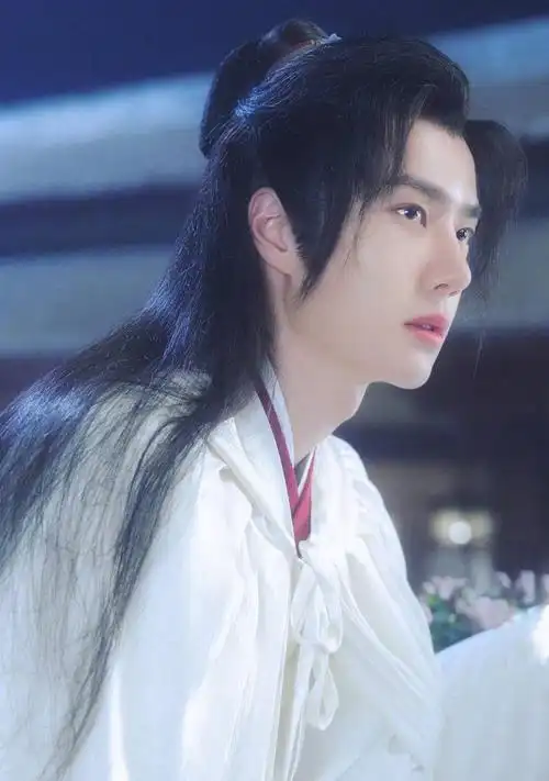 《有翡》杀青了!赵丽颖现场挥泪告别,王一博古装出镜仙气十足