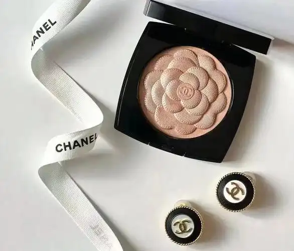 日本香奈儿三月新品山茶花花朵高光