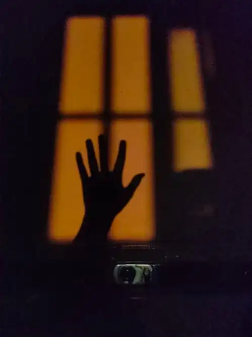 影子是最好的陪伴,孤独也是,你的救赎也是