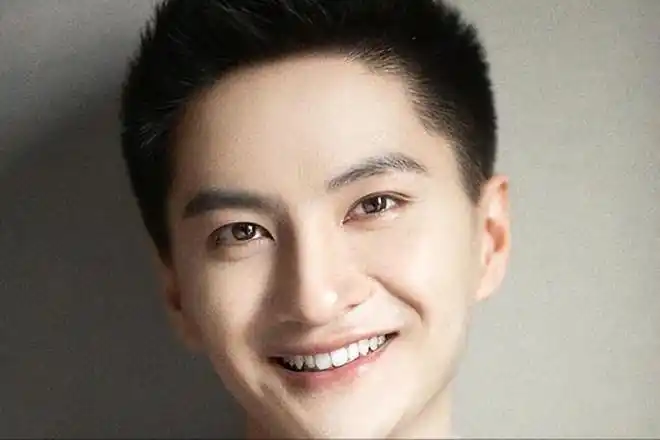 如今该剧已播出近20个年头,丁凯乐的扮演者李瑞也早已经成家立业,当了