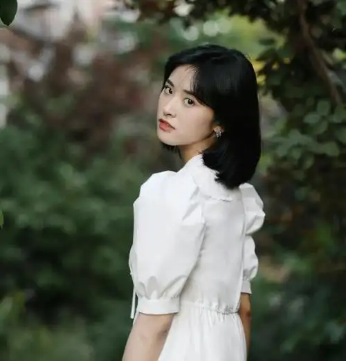 沈月初恋系短发 清新文艺秒变校园女神_明星发型 - 美发站