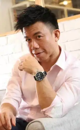 曾被称为"新加坡音乐鬼才"自曝入行20年经历了不少心酸事