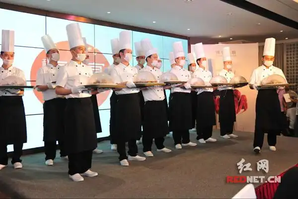 闸蟹上市 徐记海鲜打造"长沙更受欢迎中高档酒楼"