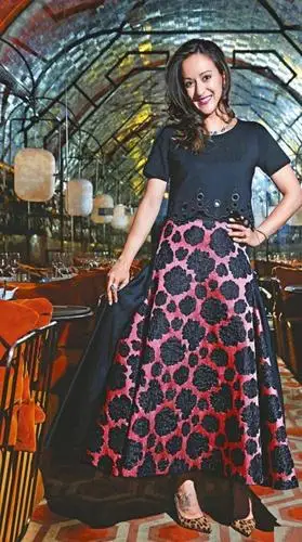 感觉何鸿燊可能算不上一个好丈夫以及好爸爸,但对于何家文而言却是一