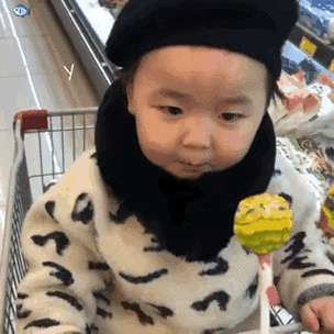 想吃棒棒糖 - 都是萌娃动态表情包_萌萌哒_萌娃表情