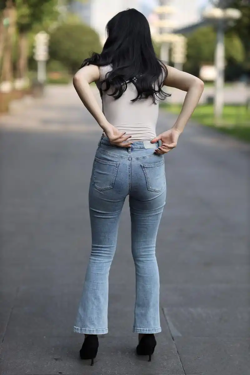 靓丽牛仔裤背影,四选一,总有适合你的一款