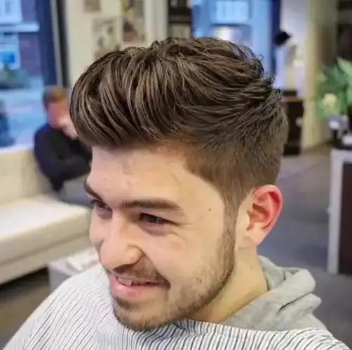 男人脸大应该理什么发型?