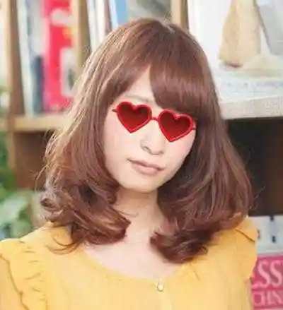 看五款时尚百变齐肩梨花烫发型图片