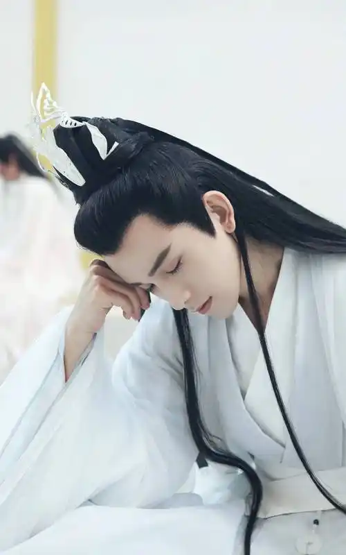 据悉,朱赞锦今年除了已播出的《遇龙》外还有古装剧集《武林有骄气》