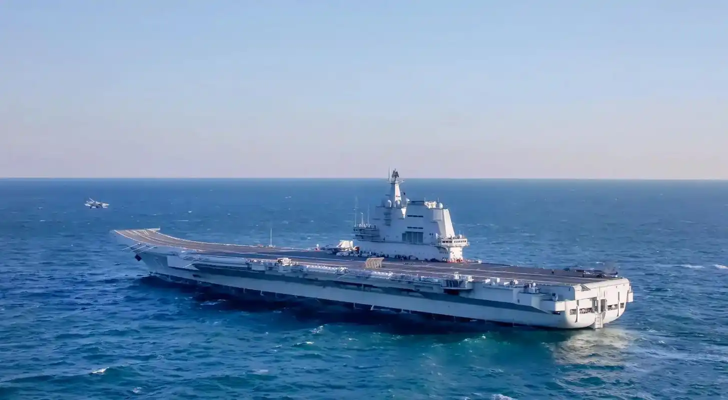 #山东舰 山东舰高清图震撼来袭!!#航母 - 抖音