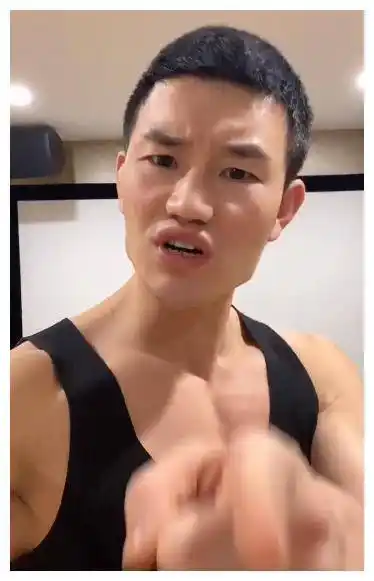 明星出场费新闻_嘎子与网红发生矛盾,被对方嘲讽是出场费只有200元的