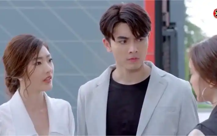 泰剧珠光璀璨女主以为男主有危险扑倒了男主ep12cut3