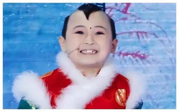 邓鸣贺:坚韧不息的白血病之旅,生命的脆弱,终见坚韧._舞台_妹妹_哥哥