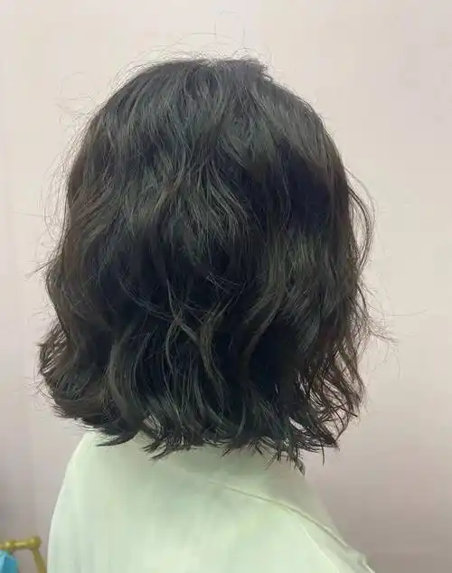 春夏最热人气网红"短发烫"利落又减龄_发型_卷发_自然