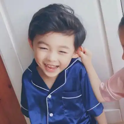 情侣头像小孩一人一张呆萌一男一女高清