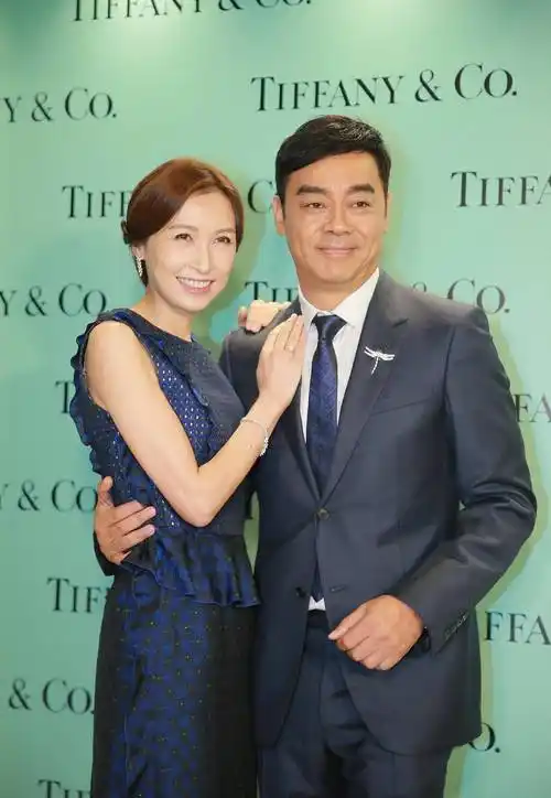 刘青云出道38年零绯闻,戏外不跟女星来往_郭蔼明_老婆_女方