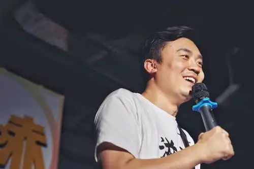 《灌篮高手》的安西教练都来讲脱口秀了 | 噗哧剧场北京站