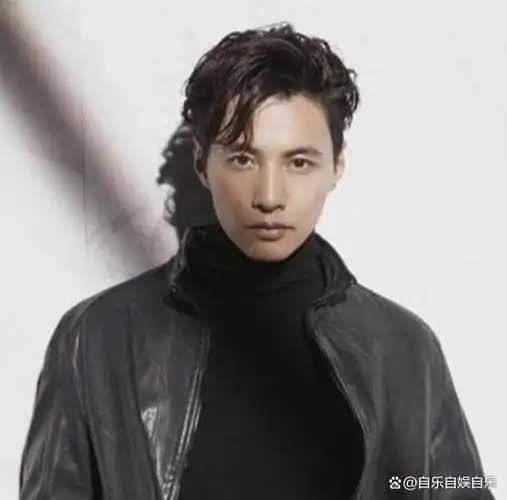 最近,元斌的妻子李奈映在为新作品《朴河京旅行记》进行宣传时,被问及