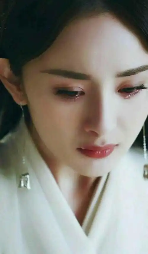 六位古装美女哭戏,娜扎,郑爽上榜,吴倩惹人心疼,她才是仙女流泪