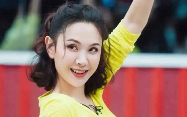 "浪姐"程莉莎爱情:倒贴郭晓东被甩几十次,感叹农村结婚太疯狂_感情