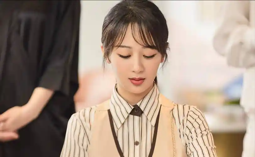 90后小花杨紫遭遇粉丝质疑称其演技下滑只想做大明星