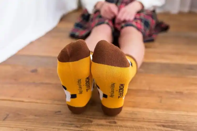 左右脚可爱大熊猫潮袜 全棉中筒女袜 精梳棉高筒袜子学生网红袜