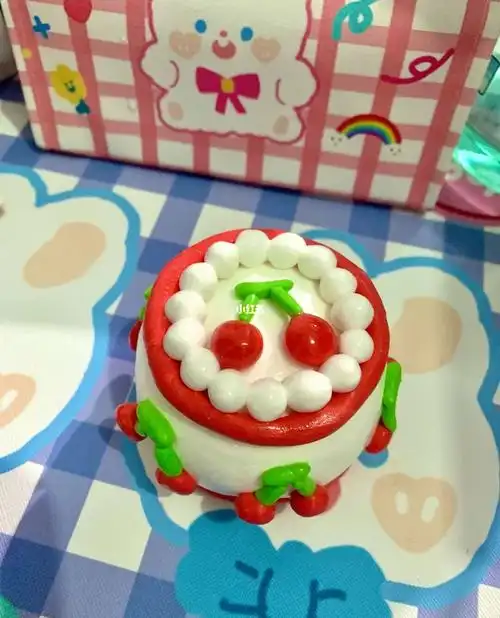 粘土樱桃蛋糕