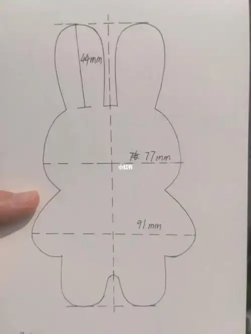 【swan手作】毛茸茸兔子 1(附图纸)_手工制作_兔子_diy_diy手工制作
