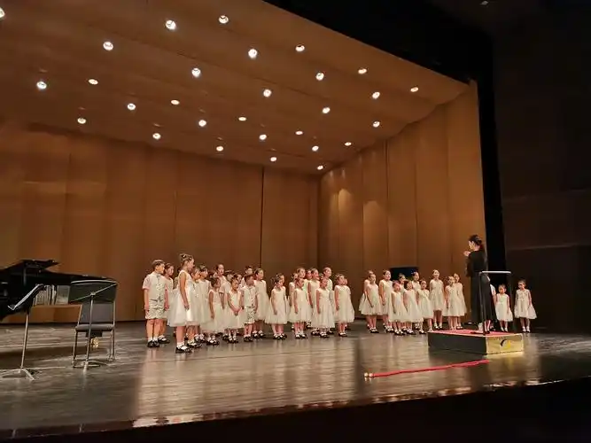 烟台春天童声合唱团首次大剧院演出