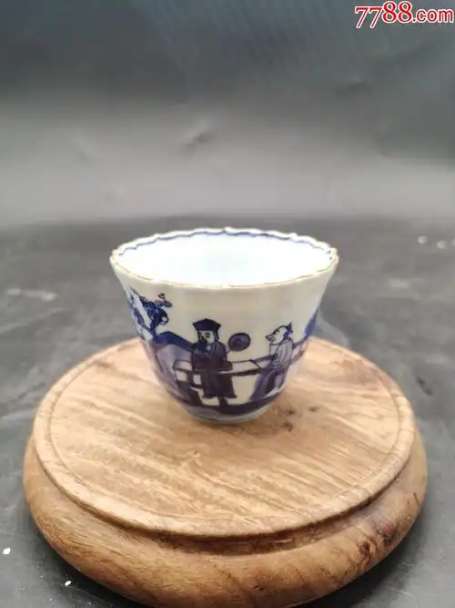 康熙青花人物铃铛葵口杯完整