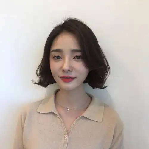 韩式波波头烫发比内扣更有魅力的短发发型