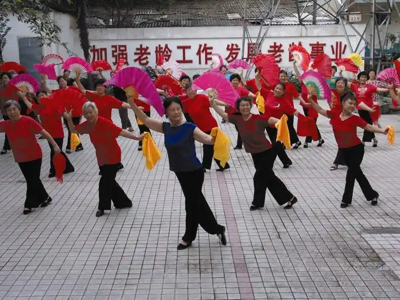 丰富多彩的老年文化生活