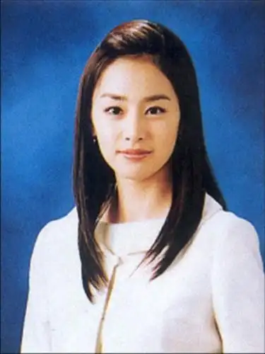 韩国多家论坛纷纷登出了毕业于韩国第一学府首尔大学的金泰希的大学