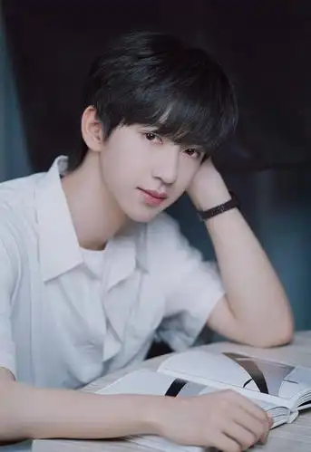 贺峻霖提前为兄弟们以及高考考生们送祝福 欧皇降霖,见者皆会好运!