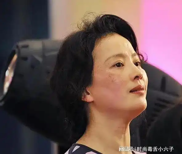 刘亦菲妈妈刘晓莉单身30年独自抚养女儿长大现64岁仍迷人