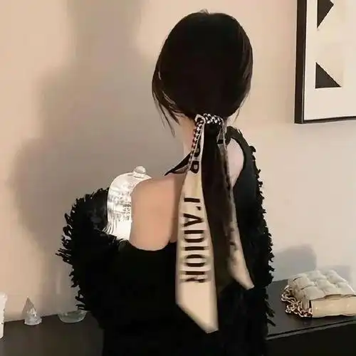 不露脸温柔风网红感女生头像|美女|绝绝|仙女|混血儿_网易订阅