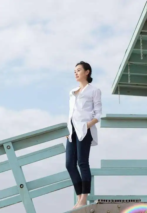 周韵吴越好高级衬衫搭牛仔裤优雅温柔奔四奔五女性照穿很高贵