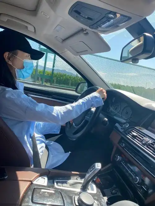 19岁就拿了驾照本本了 也是从19岁就开始接触开车07 现在27了 本本