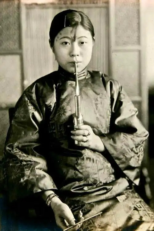 清朝老照片,当时的人们没有电视剧中的好,也不差